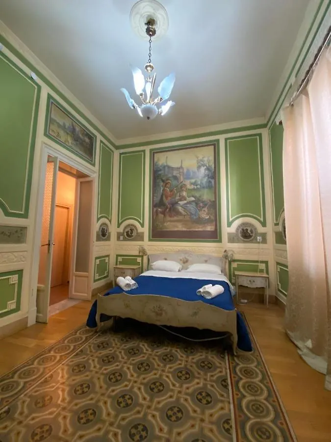 Hollywood Inn Palermo Italy